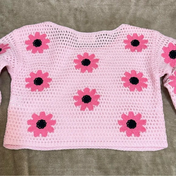 Tullabee 2t crocheted sweater light pink with dark pink flowers NWT - Picture 2 of 4